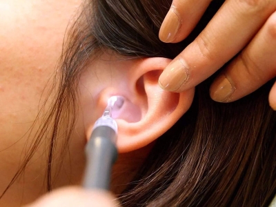 Bị dị vật ở tai có nguy hiểm không? Xử lý thế nào?